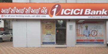 ICICI Bank opens 52nd branch branch at Lal Darwaja in Surat