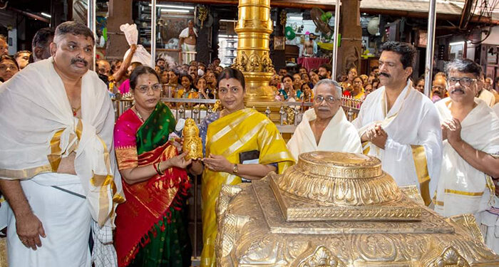 Tamil Nadu CM’s wife Durga offers Rs 14 lakh gold crown to Guruvayur temple