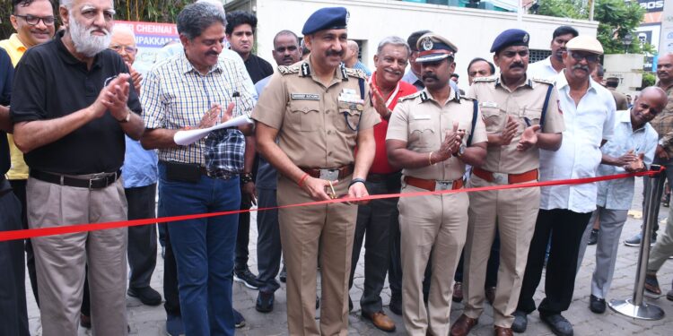 Hundreds flock to romance Vintage beauties at The HCAI Car Show