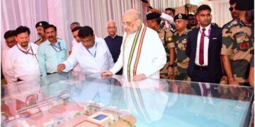 Shah performs Bhoomi Pujan of BSF’s Mooring Place, e-unveils various projects in Kutch