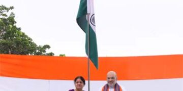 Shah hoists tricolour at his residence as part of ‘Har Ghar Tiranga’ campaign