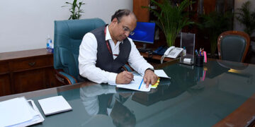 Manish Desai assumes charge as Principal Director General of PIB