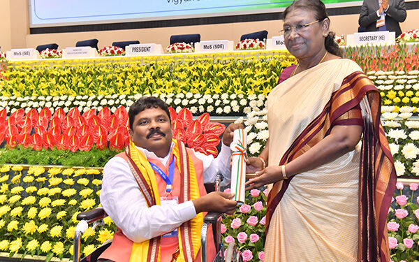 President Murmu confers National Teachers’ Award 2023 to 75 awardees in Delhi