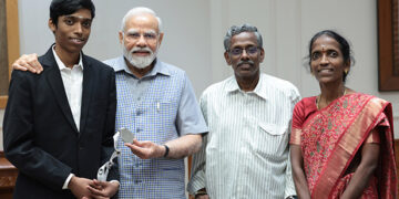 Prime Minister meets chess grandmaster, Praggnanandhaa along with his family