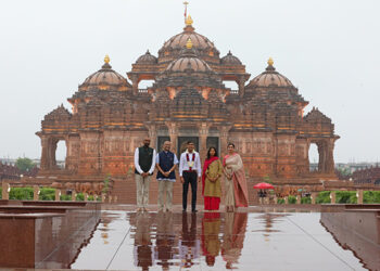 British PM Sunak and, wife Akshata visit Akshardham temple, perform ‘puja’