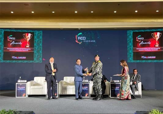 Indian Coast Guard Officer bags FICCI Cassade Anti-Counterfeiting & Anti-Smuggling Award