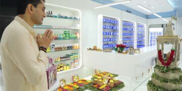 Lilavati Hospital promoter family launches Lilavati Pharmacy in Ahmedabad, to open 500 stores in five years