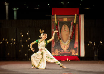 Navratri celebrations: Akshiti Roy Chowdhury’s graceful Odissi performance dazzles audience in Isha!