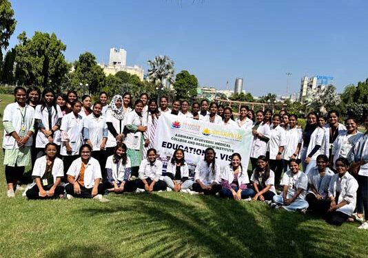 Aarihant Ayurvedic Medical College and Research Institute students visit Dudhsagar Dairy