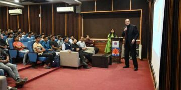 Swarrnim Centre of Excellence holds seminar on Leveraging AI for Improved Communication