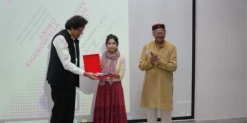 Alina Alam, Founder & CEO of Mitti Café, wins Anjali Khandwalla Creative Mentor Award 2022-23 at MICA, Ahmedabad