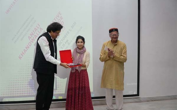 Alina Alam, Founder & CEO of Mitti Café, wins Anjali Khandwalla Creative Mentor Award 2022-23 at MICA, Ahmedabad