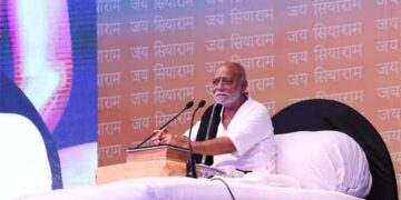 Morari Bapu’s blessings and fiscal help to workers rescued from Uttarakhand tunnel