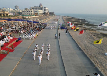 Spectacular grand ceremony marks Navy Day celebrations at Chowpatti in Porbandar