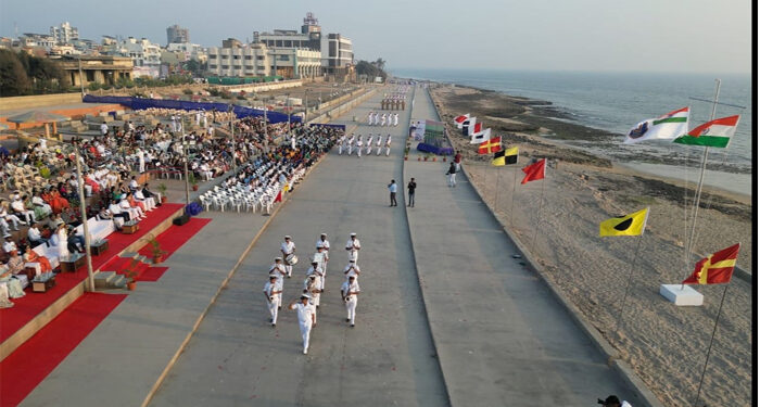Spectacular grand ceremony marks Navy Day celebrations at Chowpatti in Porbandar