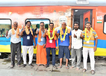 5th train from Chennai to Varanasi as part of Kasi Tamil Sangamam-2 began from central Chennai