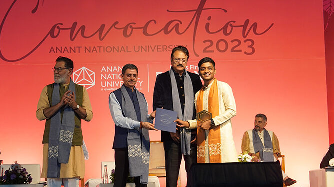 TN Guv exhorts students to dream big, resolve to make those dreams come true