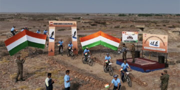 42 soldiers take part in Konark Corps’ cycling expedition from Vigokot Fort to Longewala War Memorial
