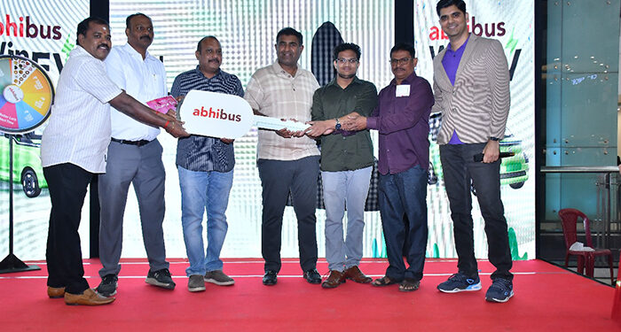 AbhiBus presents MG Comet EV to lucky winner of ‘Win a Car campaign’!