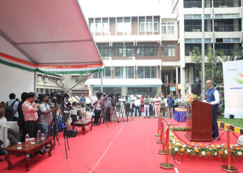 TN & Puducherry Principal Chief Commissioner of IT fetes best performers with ‘Distinguished Service Award’