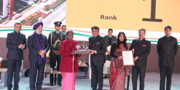 Swachh Survekshan Awards 2023: Prez confers ‘cleanest cities’ awards on Indore, Surat