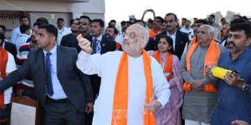 Amit Shah offers prayers at Jagannath Temple, CM performs cleanliness drive