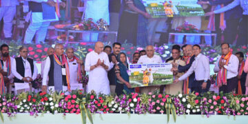 Gujarat CM inaugurates, dedicates various coop sector projects in Banas Dairy Sankul in Diodar