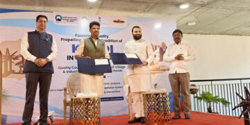 QCI & KVIC ink MoU at Kochrab Ashram to enhance quality of Khadi products, empower Khadi Artisans