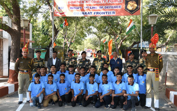 BSF Gujarat kickstarts 3-day boot camp for 20 students of Agriculture University, Dantiwada