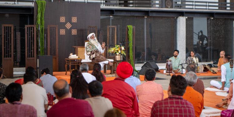 Over 100 civil service officers attend Sadhguru’s inner engineering leadership programme
