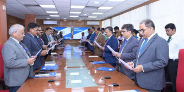 Indian Overseas Bank MD & CEO administers Risk Awareness Day pledge to staffers