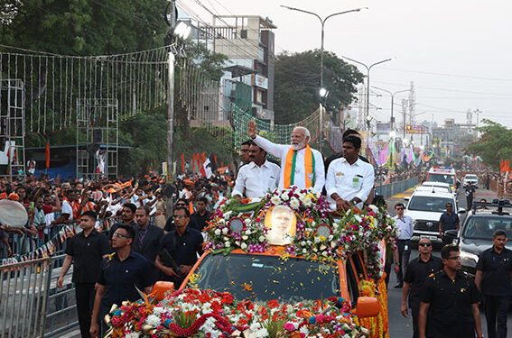 PM Modi holds roadshow in Kovai; pays tributes to victims of 1998 bomb blast