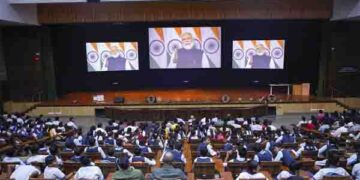 Semiconductor Mission: IITGN students participate in virtual interaction with PM Modi 