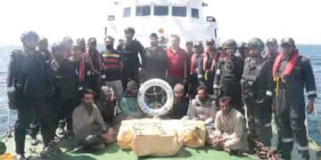 ICG, ATS Gujarat, NCB nab 6 Pakistani crew, boat with drugs worth ₹480 crore off Porbandar