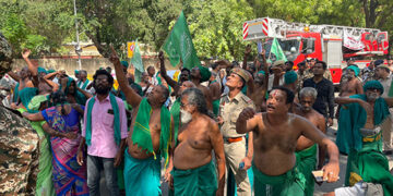 Tamil Nadu farmers stage protest over crop prices in Delhi with skulls, bones
