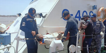 Indian Coast Guard evacuates critically injured fisherman off Gulf of Khambat in Gujarat