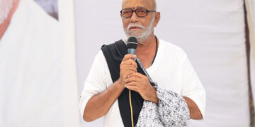 Morari Bapu pays tributes to accident victims in Gujarat, Maharashtra; Rs 1.95 lakh aid to kin