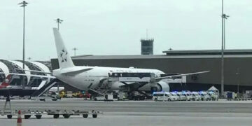 Severe turbulence on Singapore Airlines flight: 1 dead, 30 injured