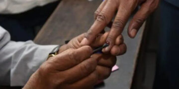 Gujarat: EC orders repoll at Dahod LS polling station where man live-streamed voting