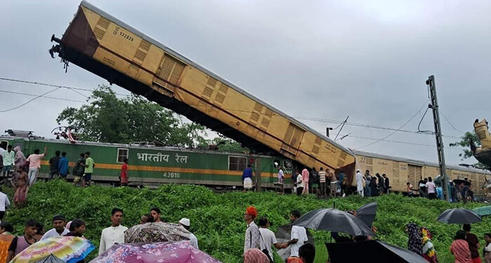 Goods train rams into Kanchenjunga Express in W Bengal; several feared dead