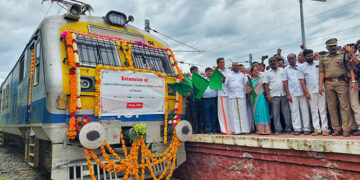 MoS Murugan flags off inaugural run of Mettupalayam-Tuticorin Exp with full occupancy