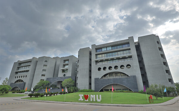 On Day Zero of placement season,100 students of Marwadi University get job offers