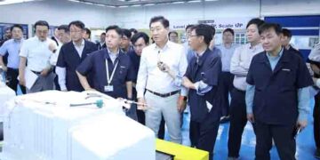Samsung Vice Chairman & CEO JH Han visits Noida factory, says India is one of the biggest & fastest-growing markets globally