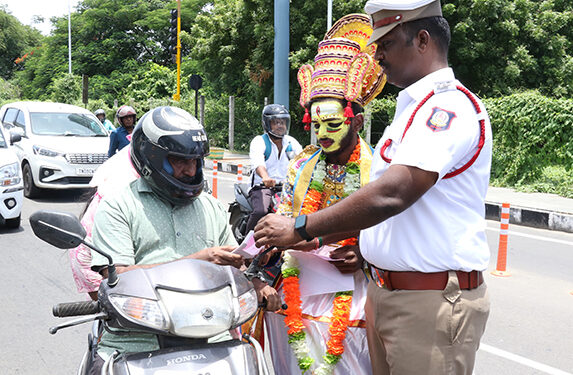 Ahead of Zero Accident Day, AM Jain College- Chennai Traffic Police hold ‘Head First’