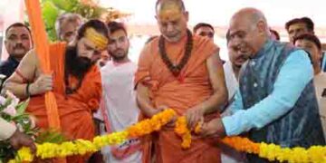 Dwarka Shardapithadhishwar Jagadguru Shankaracharyaji inaugurates Sompura Handicrafts