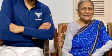 Actor-producer Jay Patel honors the legacy of Elaben Bhatt with a visit to her iconic Banyan Tree
