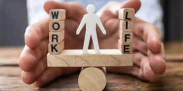 Work-life balance, career growth, and better pay are the top 3 expectations of Amdavadis: LinkedIn