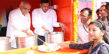 Gujarat expedites construction under Shramik Basera Yojana; identifies 17 sites in major cities