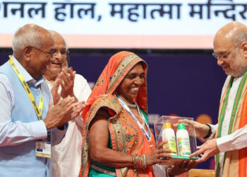 Over 25L Gujarat farmers pioneer ‘Nano Revolution’ with Nano Fertilizers & rake in moolah