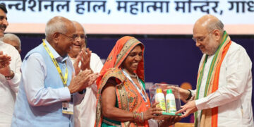 Over 25L Gujarat farmers pioneer ‘Nano Revolution’ with Nano Fertilizers & rake in moolah